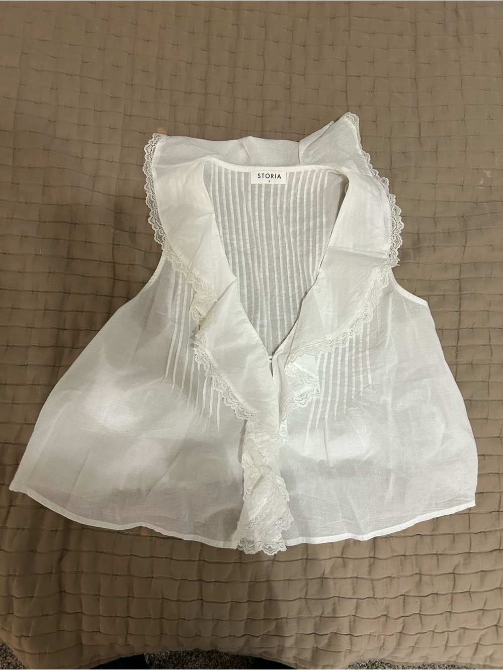 Storia White Ruffle-Front Sleeveless Camisole